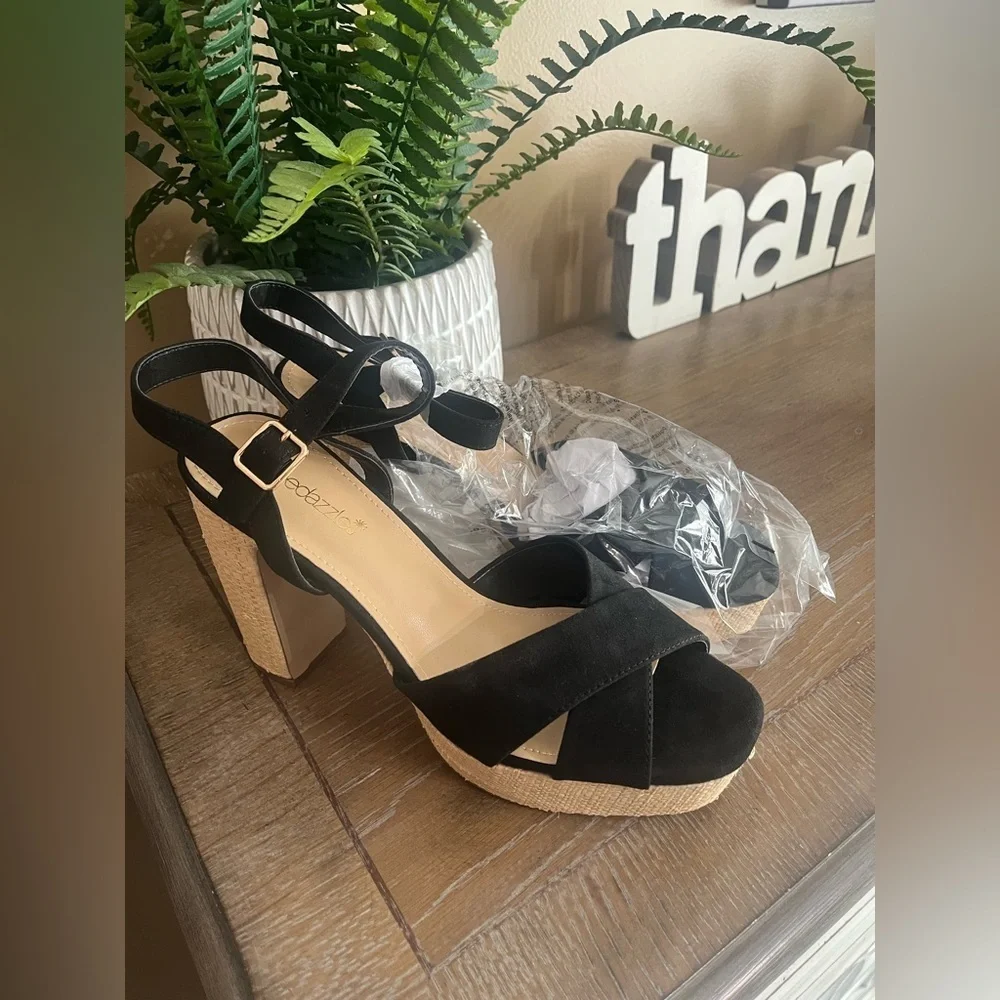 Shoedazzle‎ Tina Crossover Sandals Black Raffia Block Heel Ankle Straps Size 9.5 - Picture 3 of 14